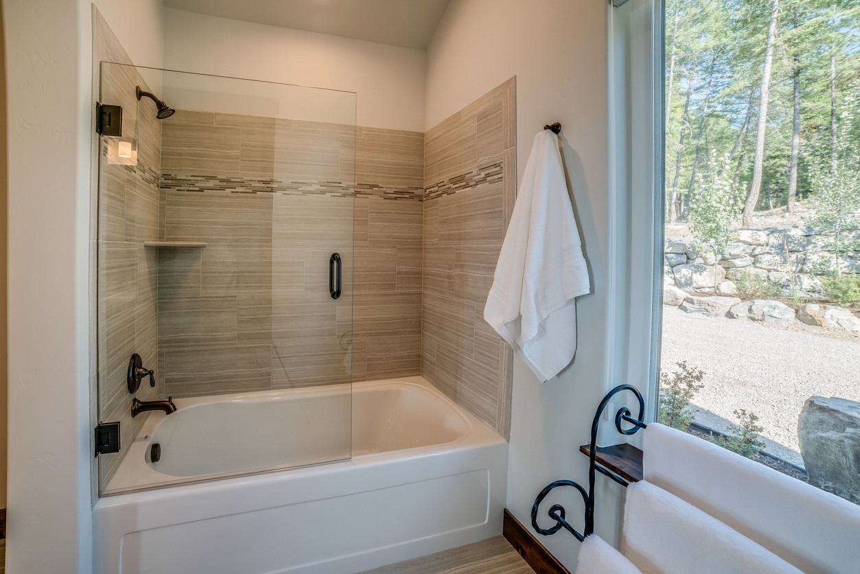 Shower & Tub Installation in Brookings